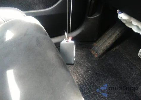 2021 Volvo Xc40 T5 R-Design z USA, uszkodzony, nr VIN YV4162UM4M2488789